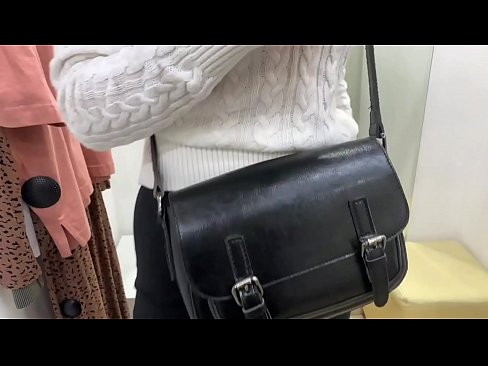 ❤️ Nyilvános maszturbáció a fiatal szuka FeralBerry egy dildóval a próbafülkében ❤️ Szex at hu.novoporn.ru ❌️
